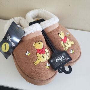 Disney BNWT  Winnie The Pooh Duo Map Sherpa Platform Slippers - SIZE 1